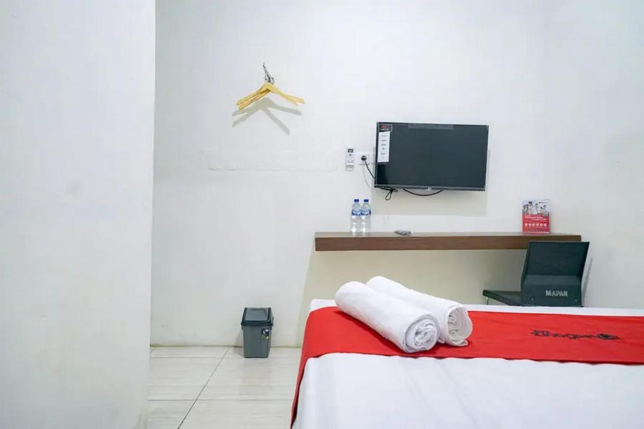 ホテル Reddoorz Near Ekowisata Mangrove Belawan エクステリア 写真