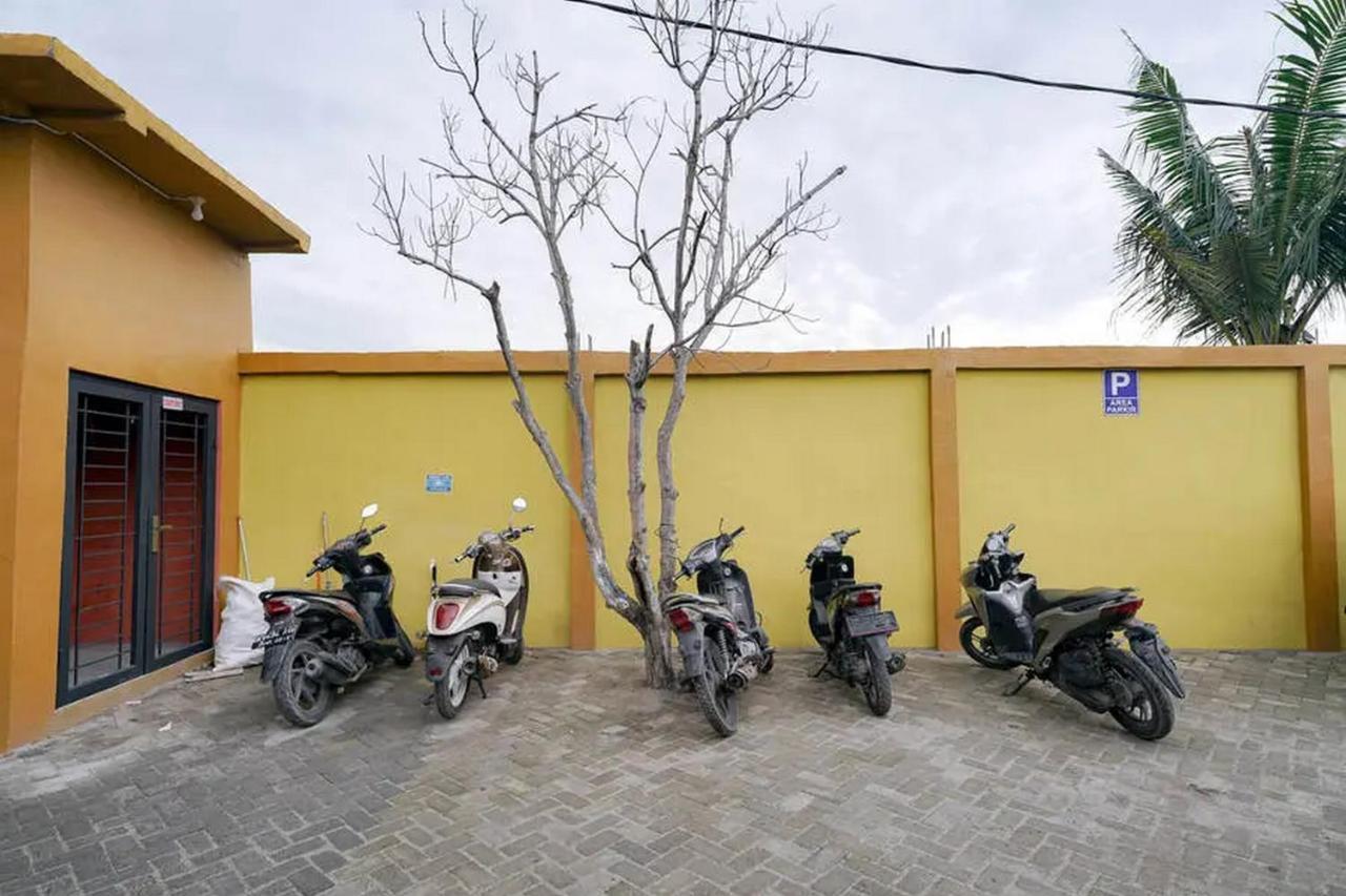 ホテル Reddoorz Near Ekowisata Mangrove Belawan エクステリア 写真